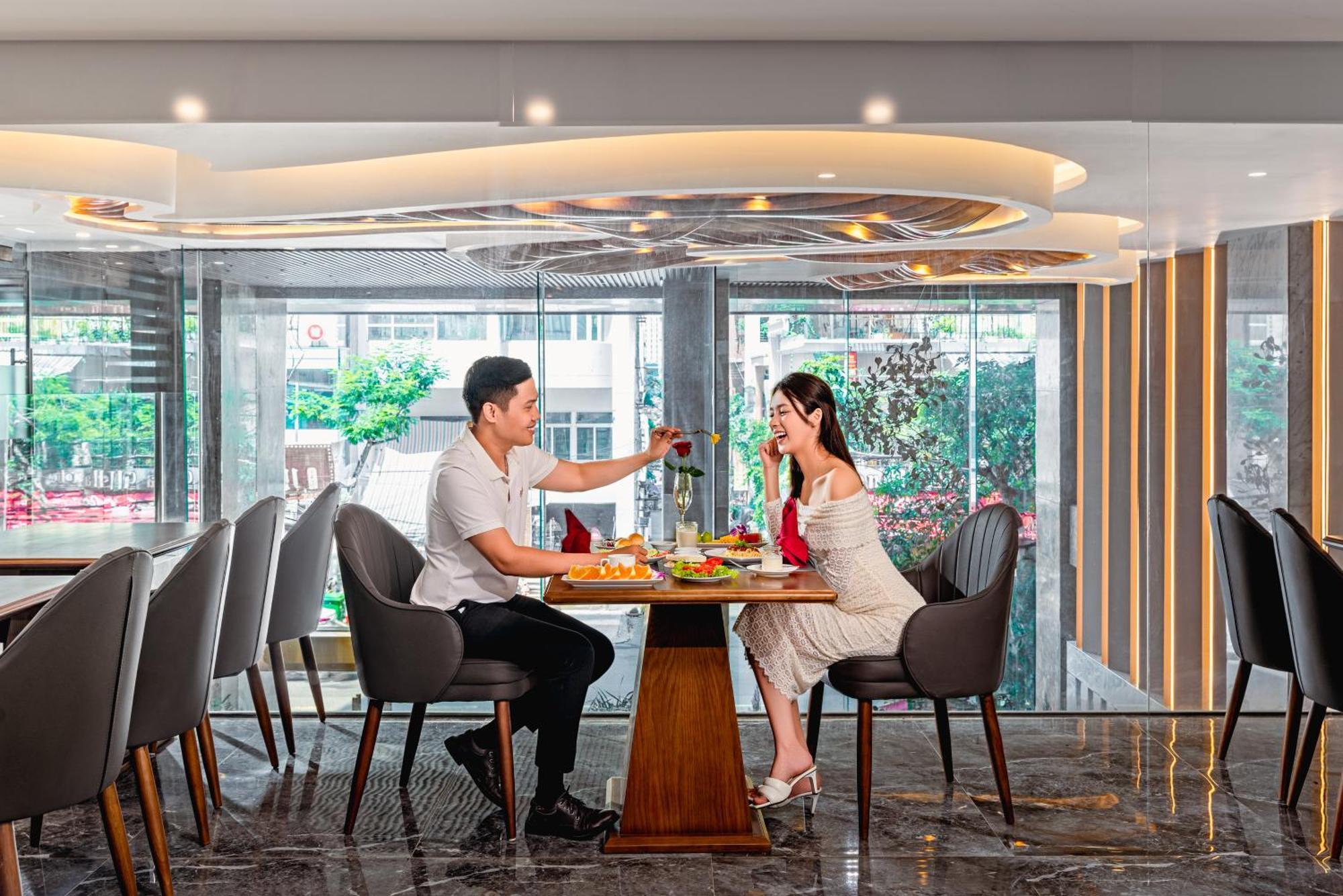 Mercy Emerald Hotel Da Nang Exterior foto