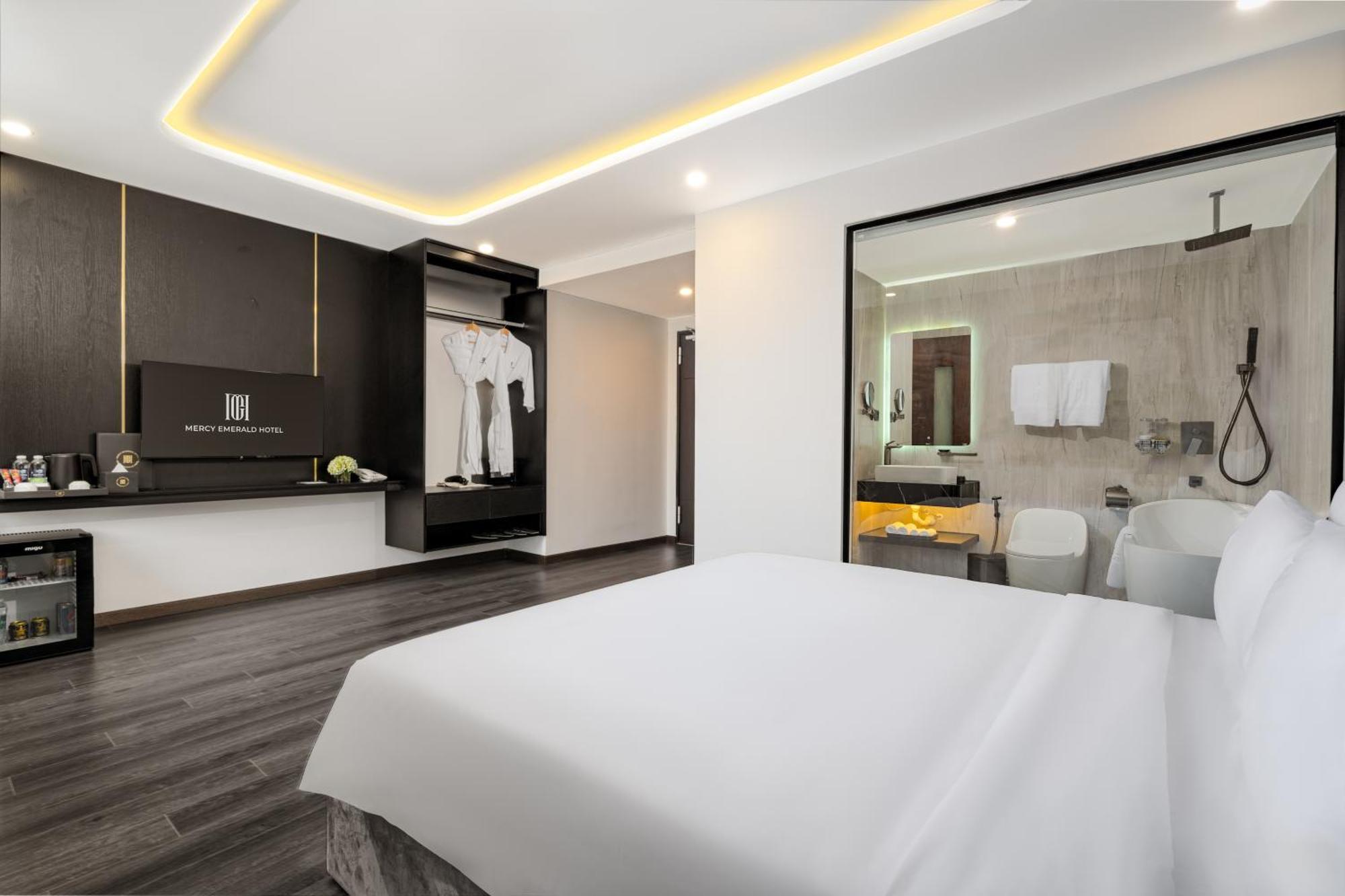 Mercy Emerald Hotel Da Nang Exterior foto